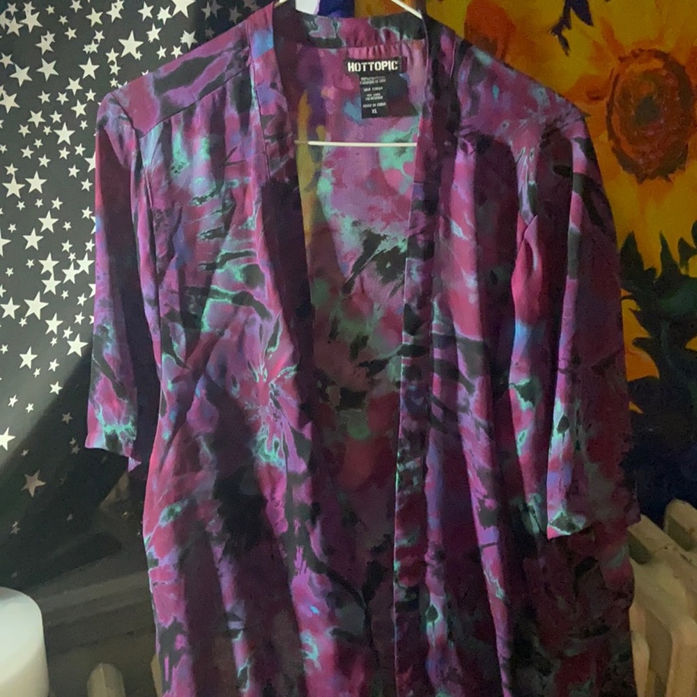 Hot topic Shaw shirt